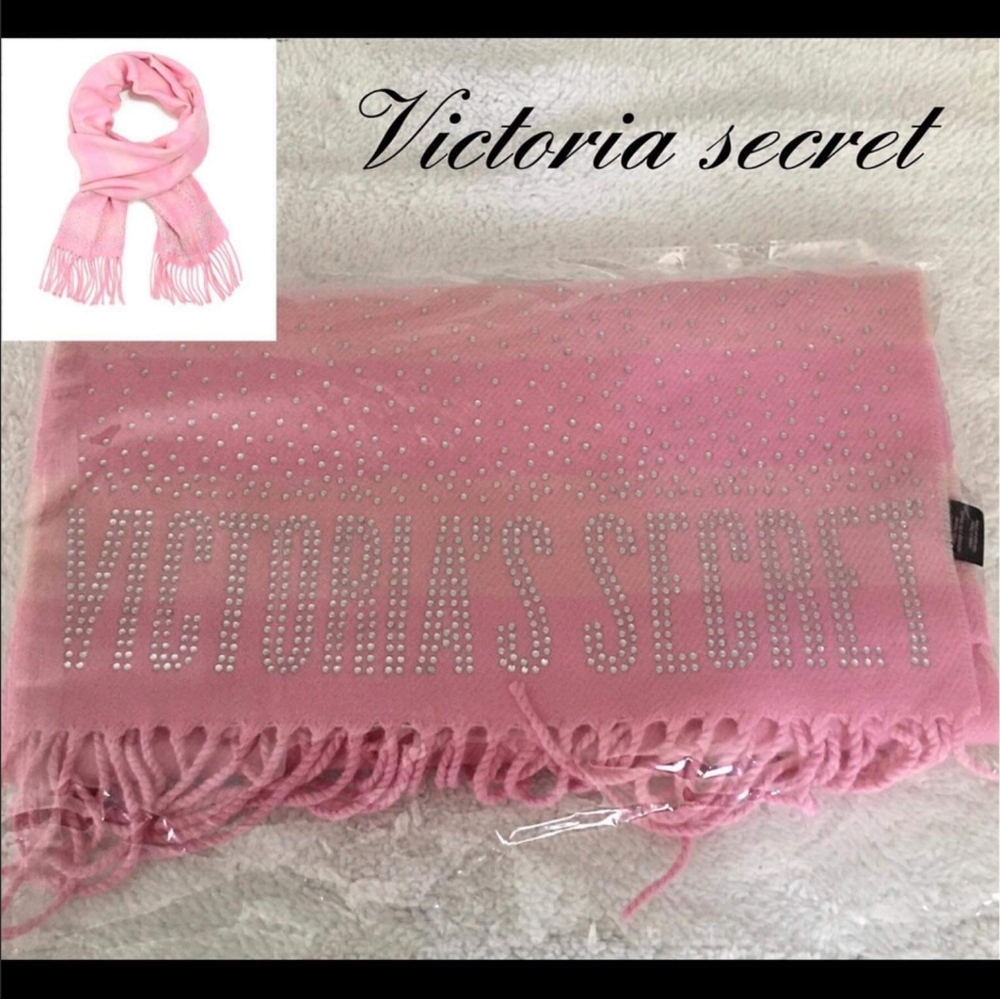 victoria secret scart - Picture 1 of 4